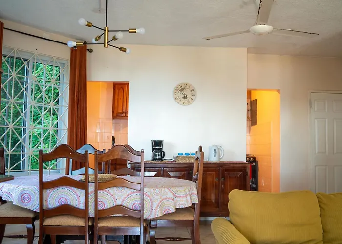 Ocean View 2br Secure Community Ideal For 7 To 14 Night Pampered In Paradise Apartamento Ocho Ríos