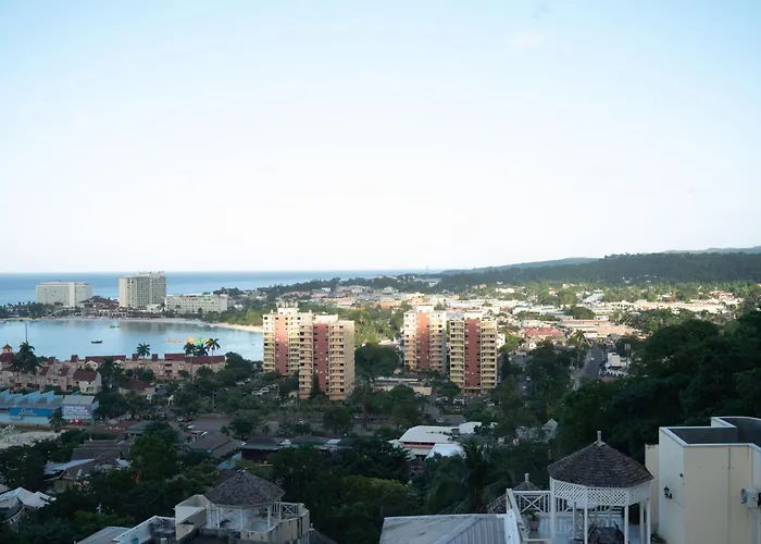Ocean View 2br Secure Community Ideal For 7 To 14 Night Pampered In Paradise Ocho Ríos