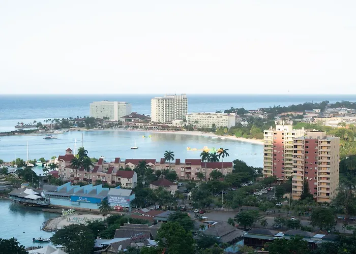 Ocean View 2br Secure Community Ideal For 7 To 14 Night Pampered In Paradise Ocho Ríos